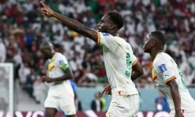  Senegal le gan� a Qatar y se meti� en la pelea por la clasificaci�n