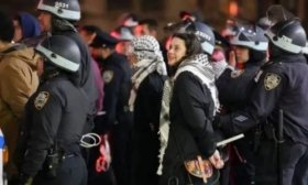 La polica de Nueva York desaloj a manifestantes propalestinos que ocuparon la Universidad de Columbia